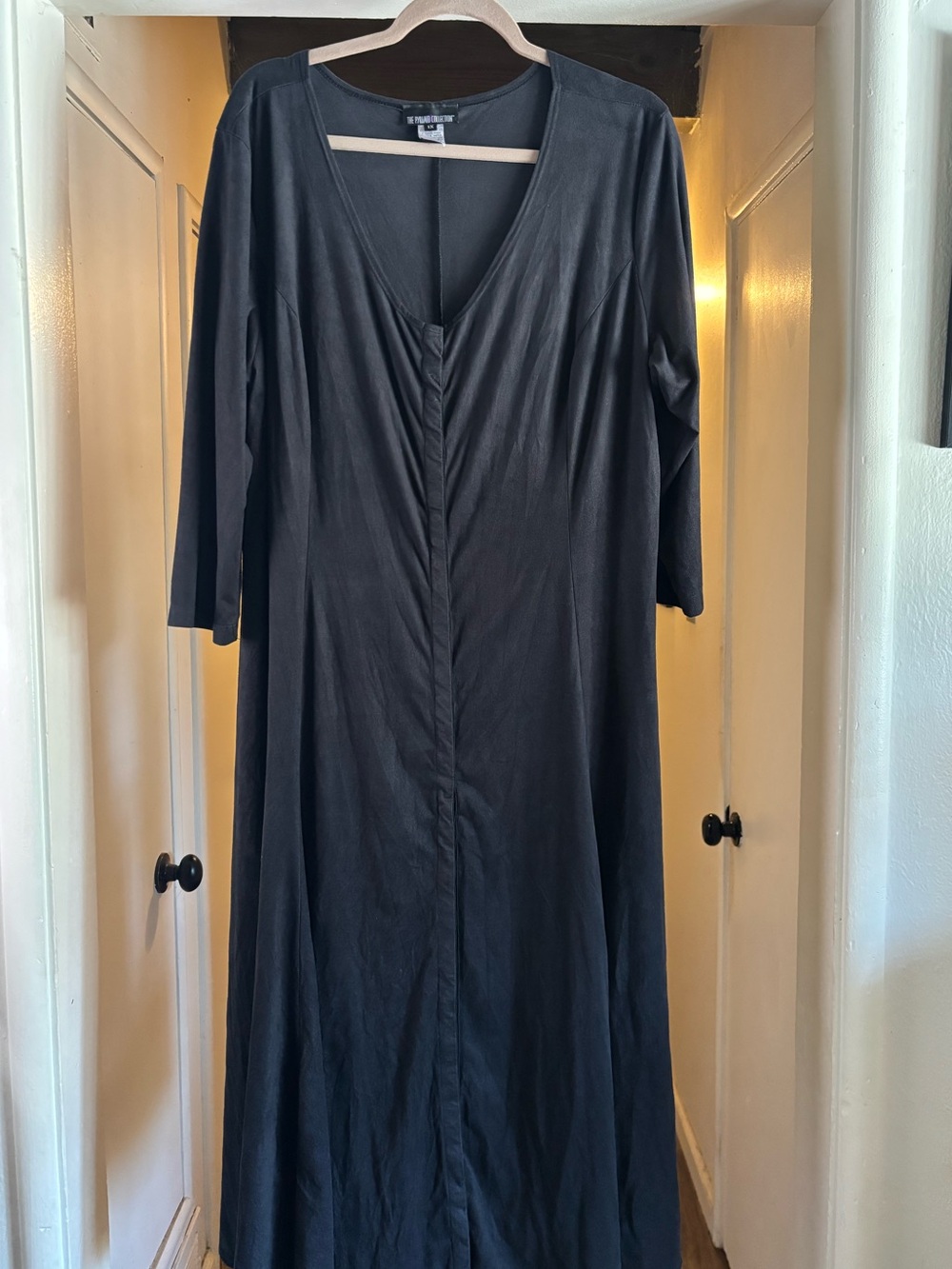 The Pyramid Collection Black V-Neck Long Sleeve Maxi Dress